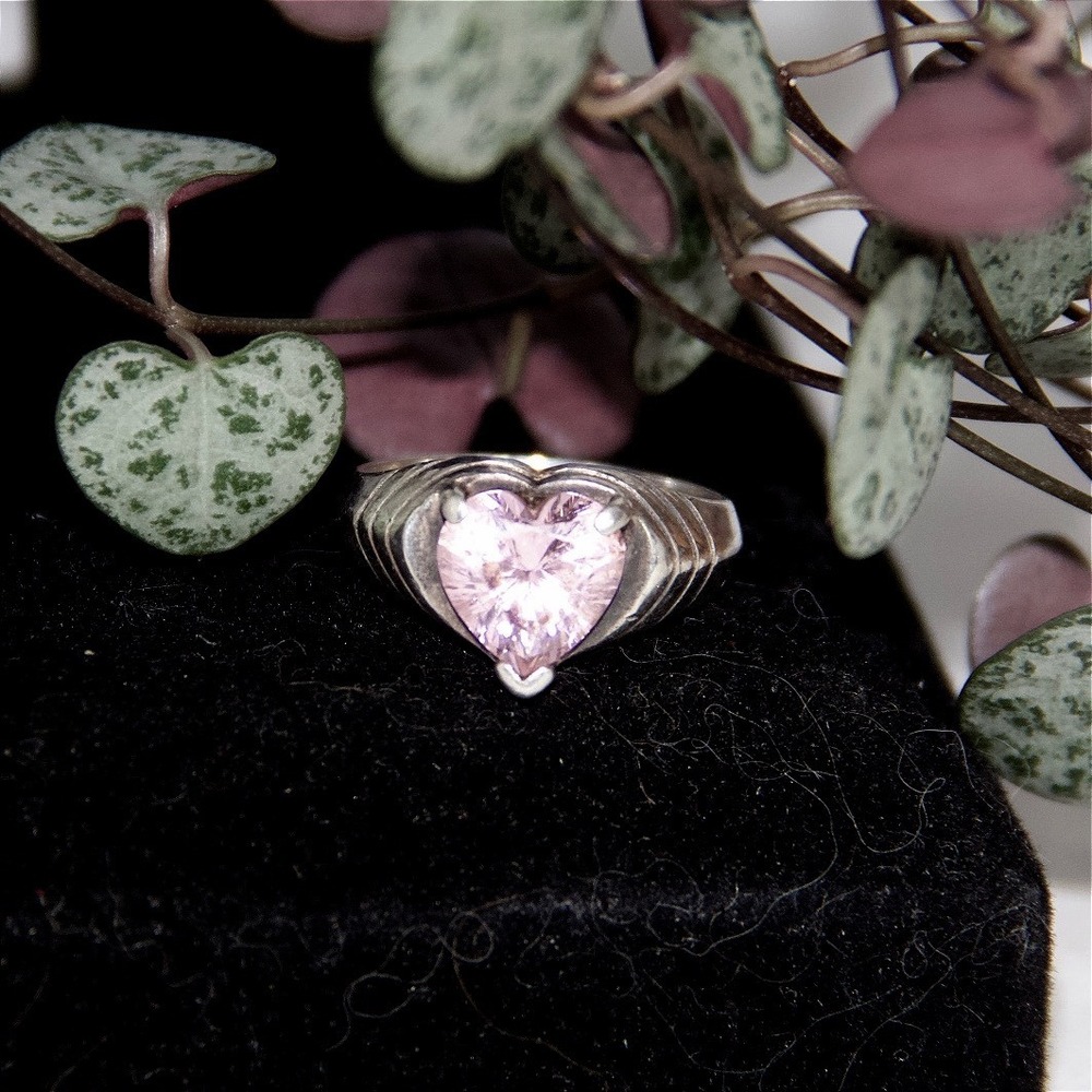 Sterling Silver Pink‎ Heart Stone Ribbed Band Ring Size 9 Vintage Style